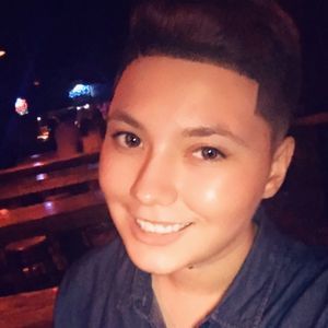 Meet your Posher, Dee